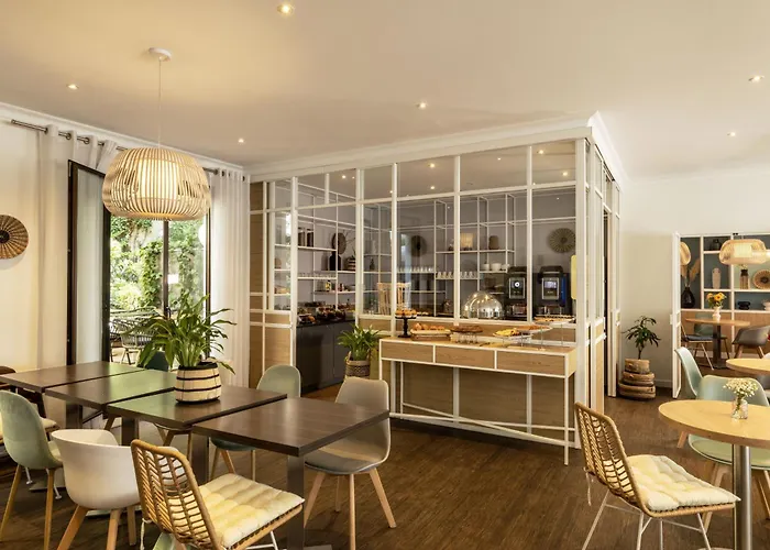 Hotel Paris Louis Blanc